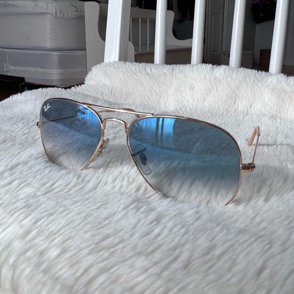 Rayban women’s Aviator sunglasses blue lens